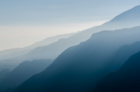 黄山 天都峰(【黄山天都峰】——云海异景与壮丽景物的天堂)